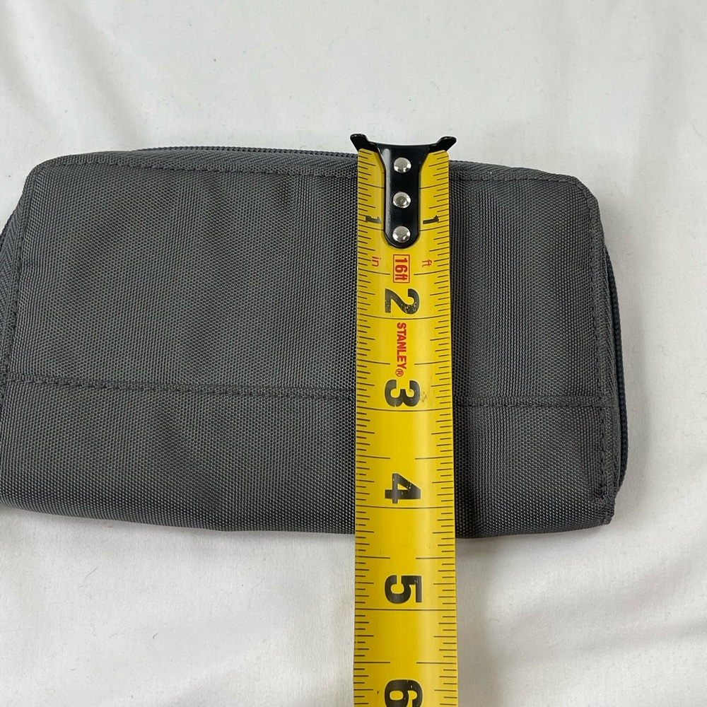 ⭐️Travelon zippered wristlet Great Condition - Picture 4 of 8